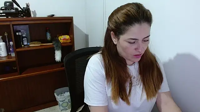 dayan hanks online show from April 2026 12:46:02 AM