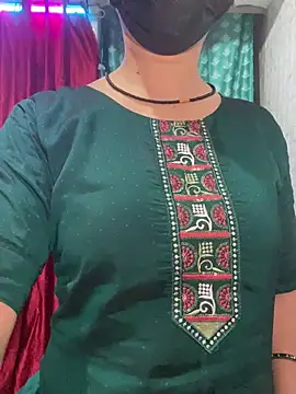 Snapshot of Red_Queen_11 chatting on February 2026 06:28:01 PM Red Queen 11 online show from February 2026 06:28:01 PM