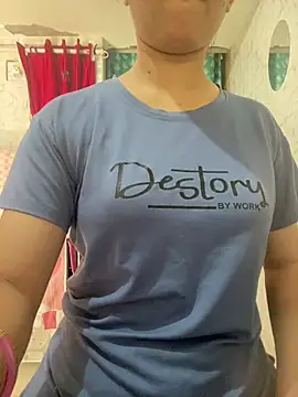 Snapshot of Red_Queen_11 chatting on March 2026 08:29:01 AM Red Queen 11 online show from March 2026 08:29:01 AM