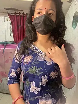 Snapshot of Red_Queen_11 chatting on March 2026 06:47:02 PM Red Queen 11 online show from March 2026 06:47:02 PM