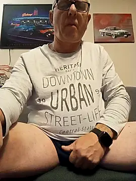 andy-1961 online show from November 2025 12:10:01 AM