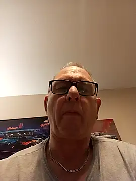 andy-1961 online show from November 2025 11:26:02 PM