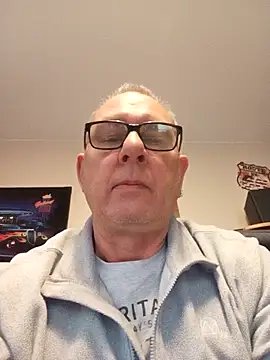 andy-1961 online show from November 2025 07:21:02 AM