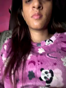 Snapshot of Your___Moonlight chatting on December 2025 07:31:01 PM Your Moonlight online show from December 2025 07:31:01 PM