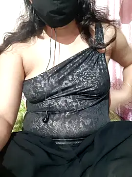 Snapshot of HotGirl23231 chatting on November 2025 06:18:01 PM HotGirl23231 online show from November 2025 06:18:01 PM