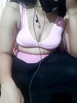 Snapshot of HotGirl23231 chatting on December 2025 06:01:02 PM HotGirl23231 online show from December 2025 06:01:02 PM