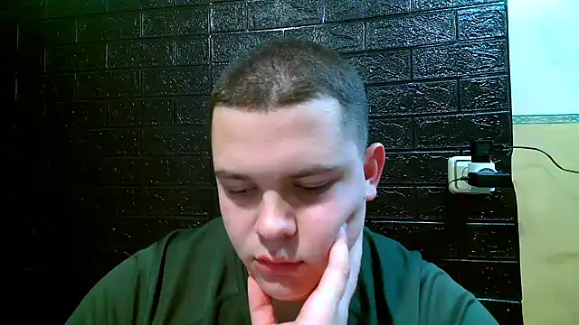 CuteButNaughty  online show from November 2025 05:04:01 PM