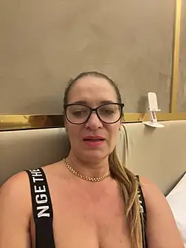 Milana8263 online show from December 2025 06:36:01 PM