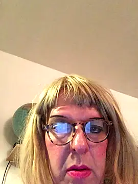 simone xdressing online show from November 2025 07:49:02 PM