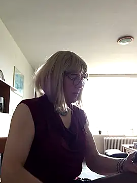 simone xdressing online show from November 2025 10:02:02 AM