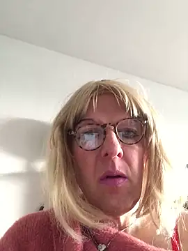 simone xdressing online show from December 2025 02:13:01 PM