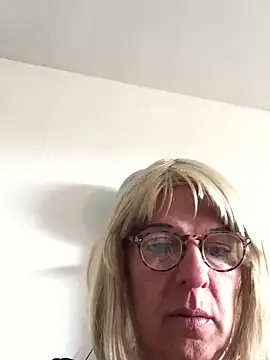 simone xdressing online show from April 2026 02:15:01 PM