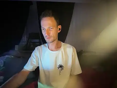 Hotcrazy235 online show from November 2025 12:44:02 AM