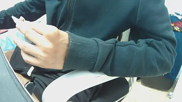 Calavera2001 online show from November 2025 02:22:01 AM