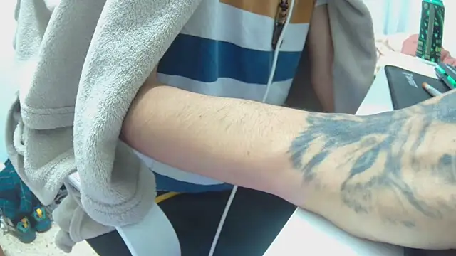 Calavera2001 online show from December 2025 11:55:02 PM