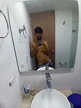 Maicolshow online show from November 2025 04:22:02 AM