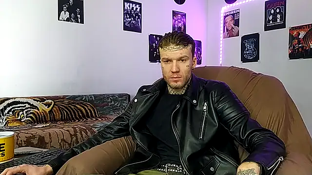 Huntall77 online show from January 2026 06:37:02 AM