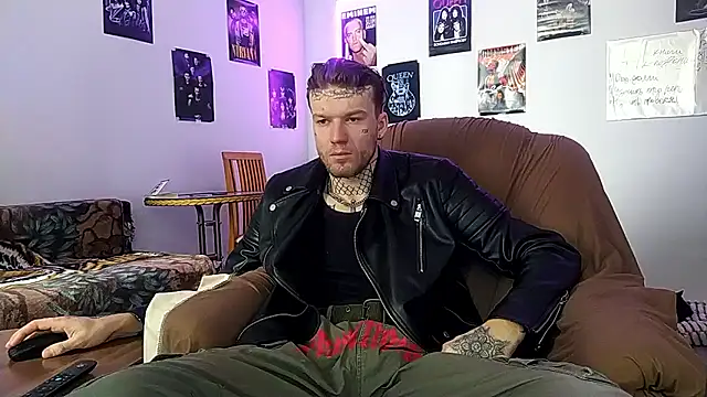 Huntall77 online show from January 2026 07:35:01 AM