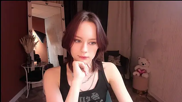 Annie Way online show from December 2025 12:58:01 PM