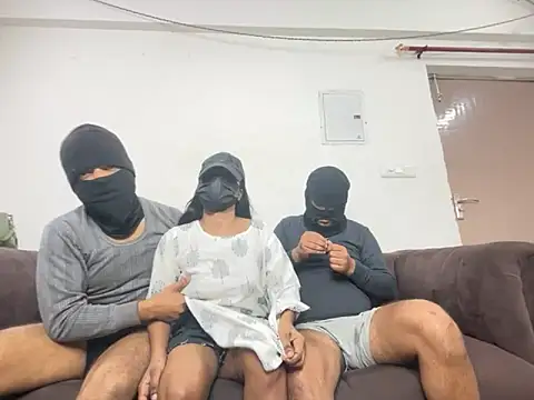 avnikaur online show from November 2025 06:44:01 AM