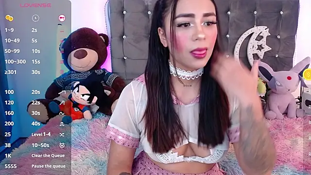 lunabritton1 online show from April 2026 03:55:01 AM