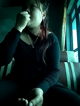 Snapshot of m-mbae chatting on February 2026 12:44:02 AM m-mbae online show from February 2026 12:44:02 AM