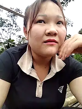 Snapshot of m-mbae chatting on February 2026 08:02:01 AM m-mbae online show from February 2026 08:02:01 AM