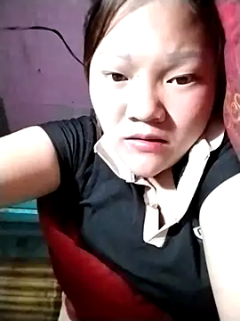 Snapshot of m-mbae chatting on March 2026 12:59:02 AM m-mbae online show from March 2026 12:59:02 AM