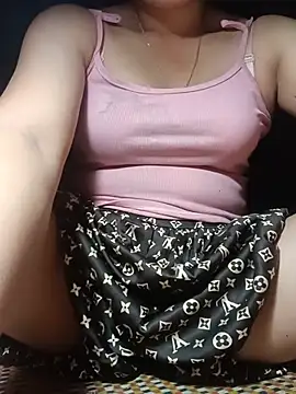 vangkt-cute online show from June 2026 06:43:01 PM