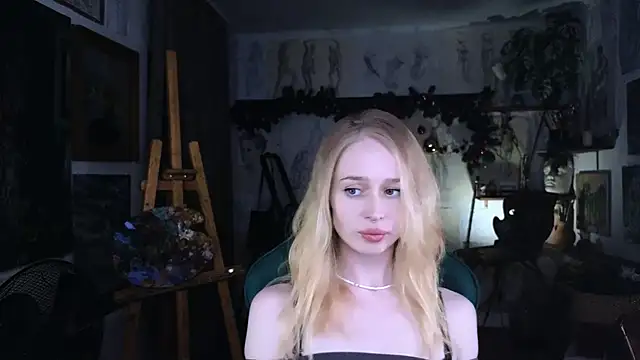 CarolineDjein online show from December 2025 06:56:02 PM