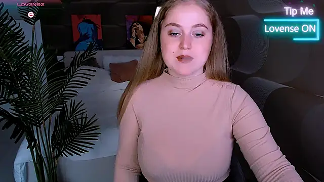 Snapshot of Kate_Moan chatting on November 2025 07:42:02 AM Kate Moan online show from November 2025 07:42:02 AM