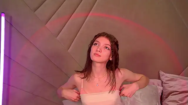 SophiaProve online show from November 2025 05:04:01 PM