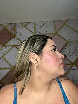 Snapshot of Amira_Malia chatting on February 2026 03:10:01 PM Amira Malia online show from February 2026 03:10:01 PM