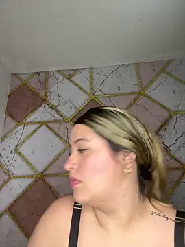 Amira Malia online show from May 2026 03:17:01 PM