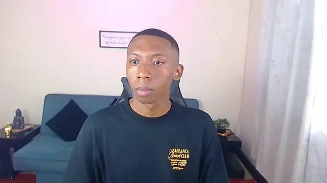 Snapshot of Miilo18 chatting on December 2025 09:02:01 PM Miilo18 online show from December 2025 09:02:01 PM