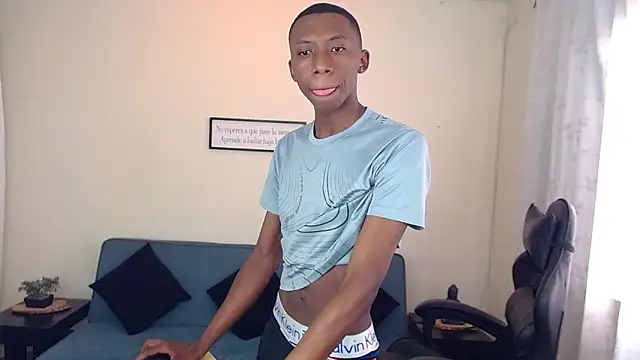 Snapshot of Miilo18 chatting on December 2025 08:57:01 PM Miilo18 online show from December 2025 08:57:01 PM