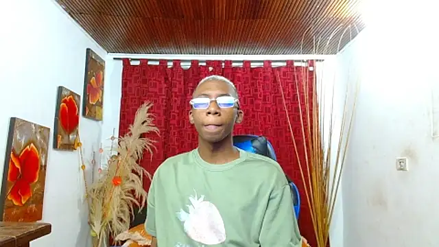 Miilo18 online show from February 2026 08:03:02 PM