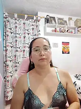 LaLey2702 online show from November 2025 01:38:01 AM