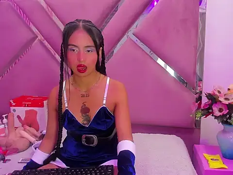 CloeMorenti  online show from December 2025 12:58:01 PM