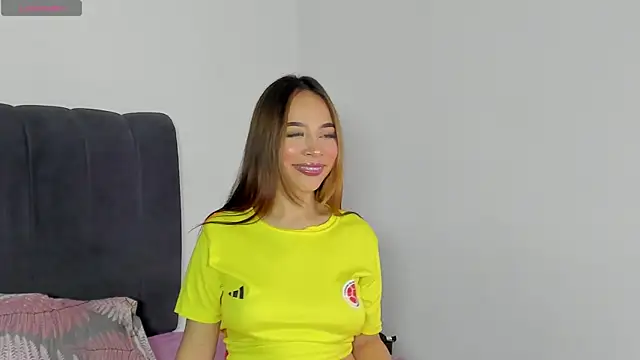 Evelin888 online show from June 2026 07:48:01 PM