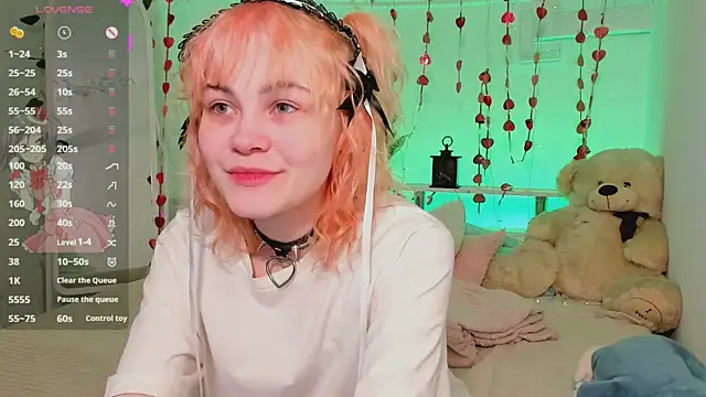 Awawrin online show from November 2025 08:57:01 PM