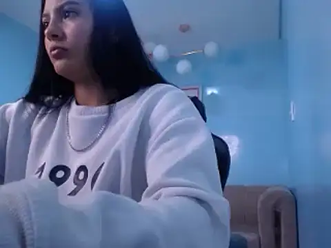 charlotte jhonson t  online show from November 2025 08:41:01 PM