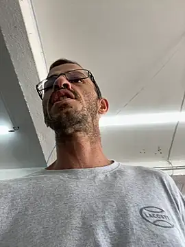 Lucasjandre online show from November 2025 11:45:01 AM