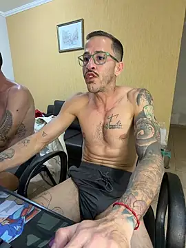 Lucasjandre online show from May 2026 01:11:02 AM