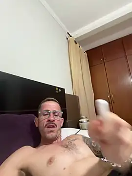 Lucasjandre online show from May 2026 01:13:01 AM