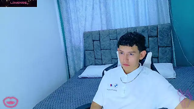 FelipeGonzalezz online show from January 2026 12:32:01 PM