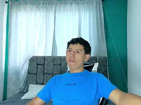 FelipeGonzalezz online show from February 2026 02:31:02 PM