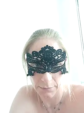 MelleEloa online show from May 2026 12:10:01 PM