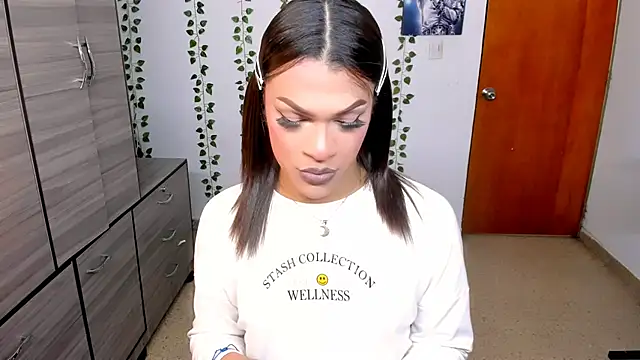 Snapshot of babyhanna_01 chatting on March 2026 12:27:02 AM babyhanna 01 online show from March 2026 12:27:02 AM