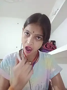 Mohnicute online show from May 2026 07:42:02 PM